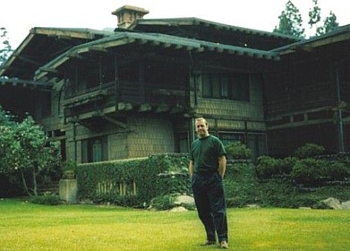 photograph of Ross outside Gamble House, click to go to www.samsons.joinery.co.uk